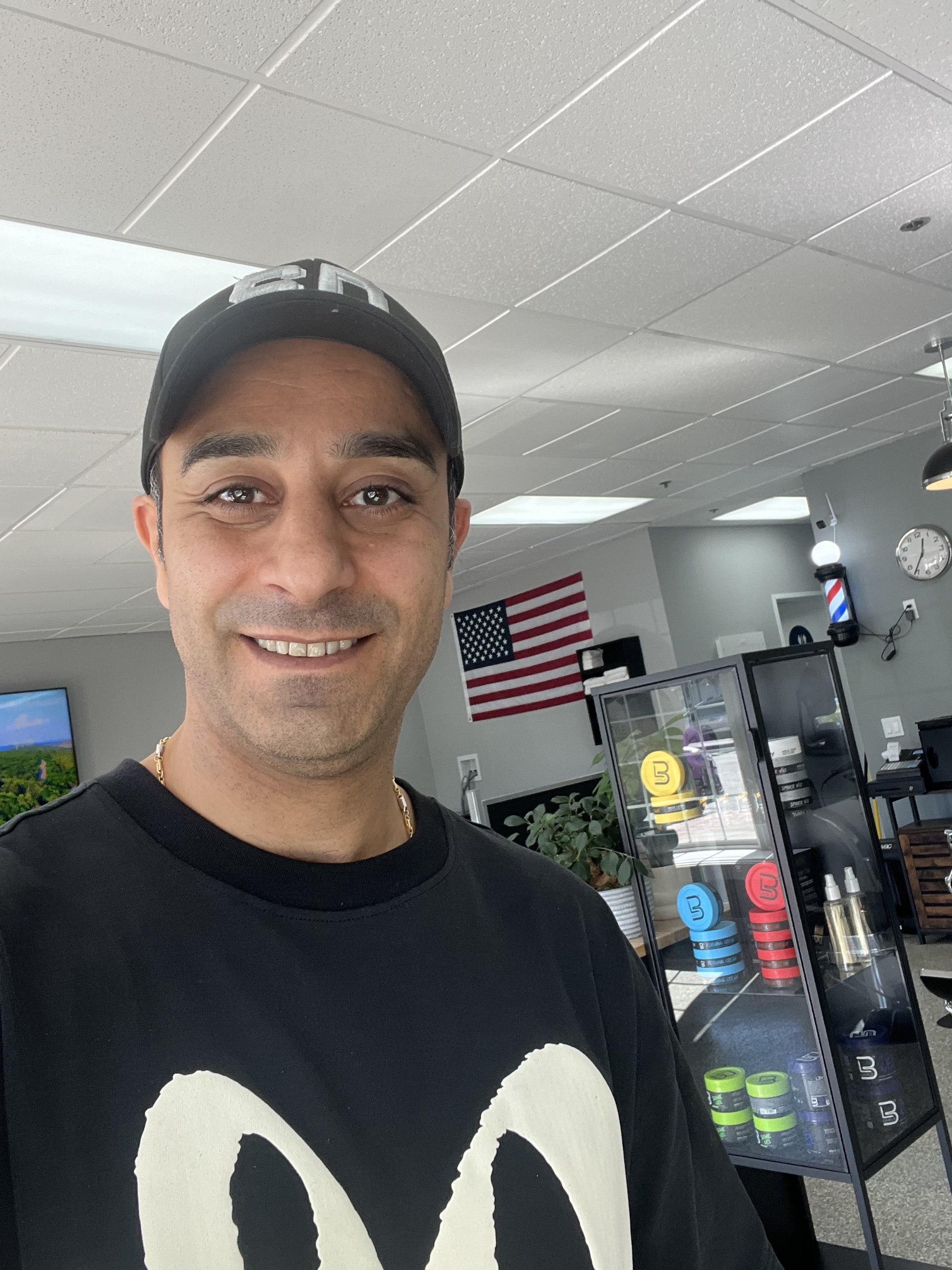 Sam, owner and master barber at Fade Style Barber Dana Point